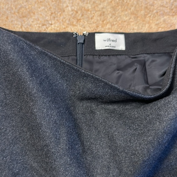 Aritzia Wilfred Mini Skirt - Picture 2 of 2